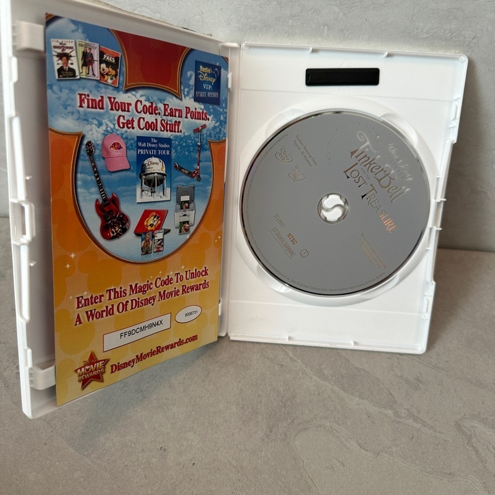 Tinker Bell and the Lost Treasure (DVD, 2009) Pre Owned with Slipcover - Picture 3 of 3